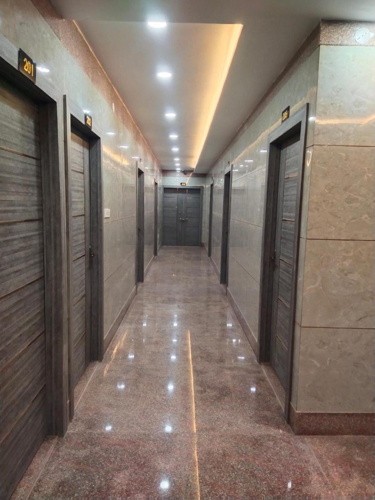 Hotel Utsav Palace 坎普尔 外观 照片