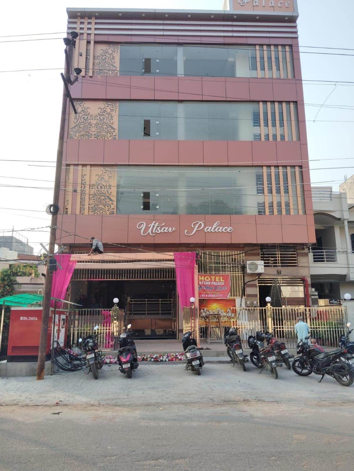 Hotel Utsav Palace 坎普尔 外观 照片